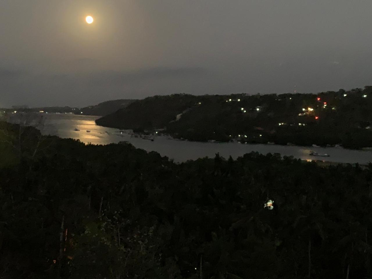 Готель Poh Manis Lembongan Нуса-Лембонган Екстер'єр фото